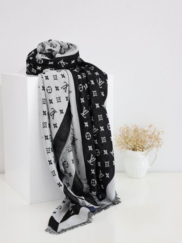 LV silk scarf 140X140cm E04 (18)